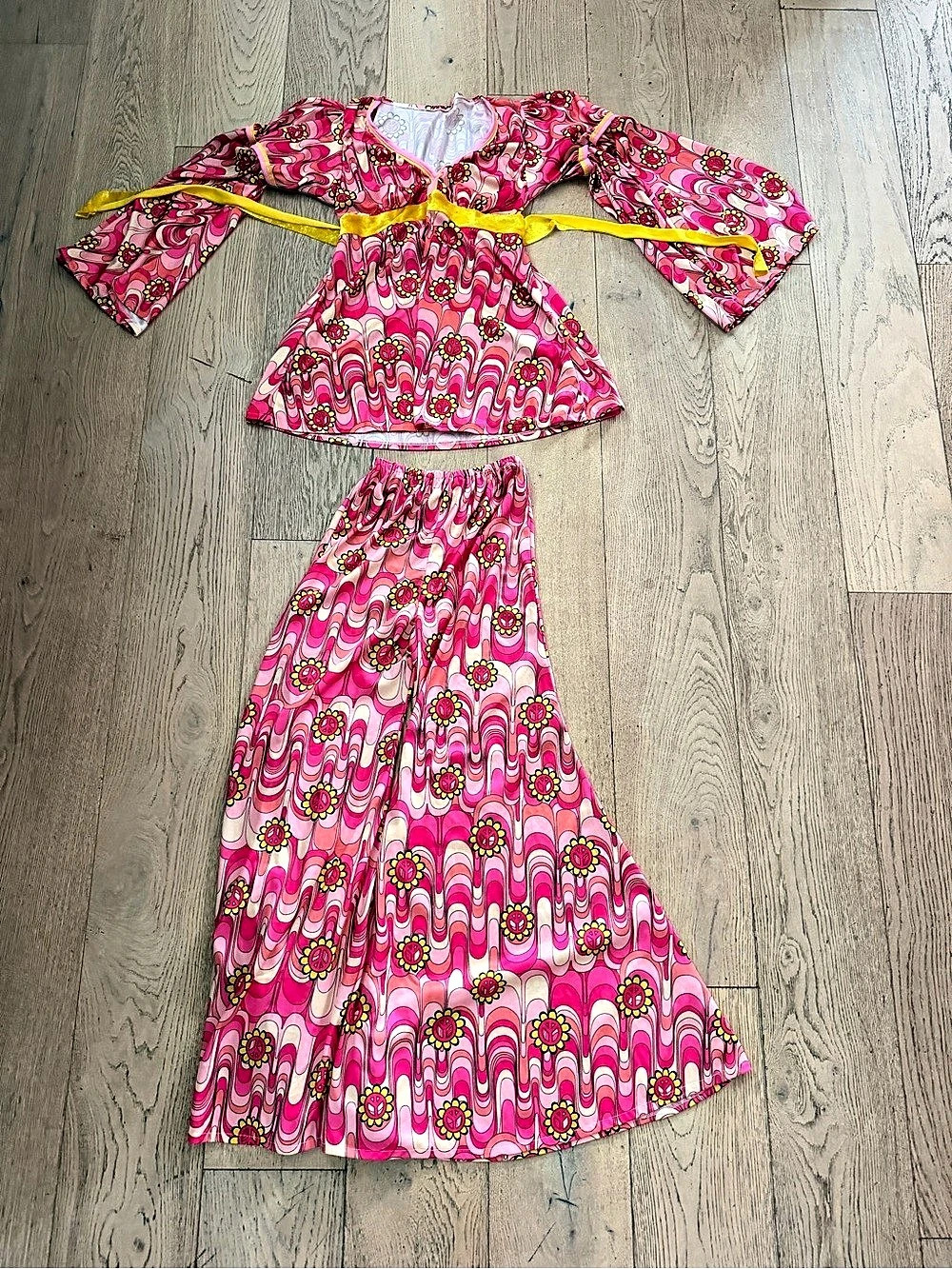 Women's 70s Hippie Flower Power Halloween Costume